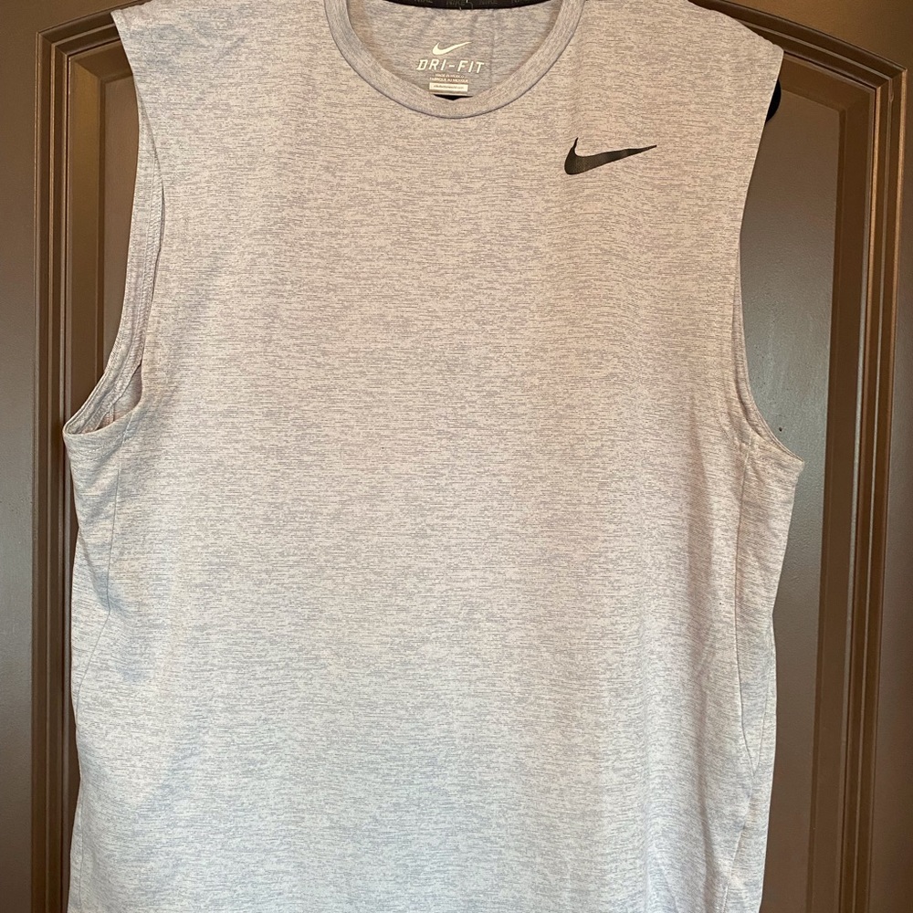 💪 Nike Men’s Dri-Fit Sleeveless Tank